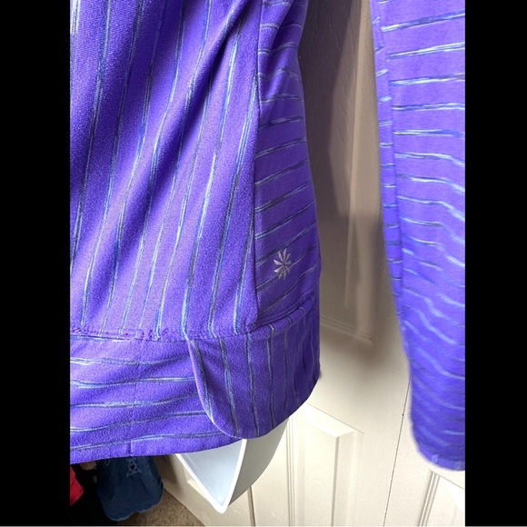 ATHLETA Pop Space Dye Purple Top Shirt Blouse Reflective Blue Gray Pocket Tee - Picture 6 of 12